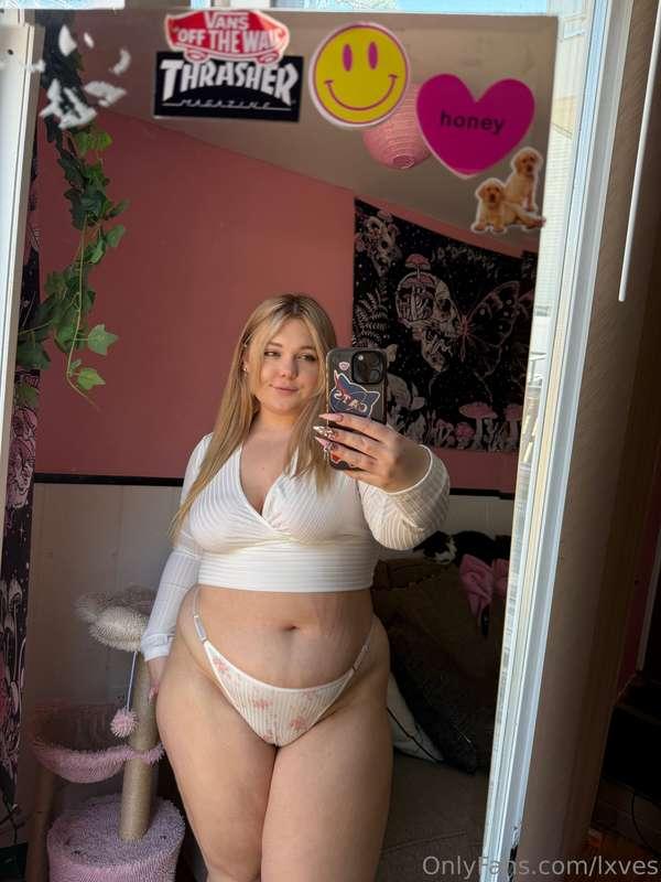 omg this is my new favorite outfit :)🤍