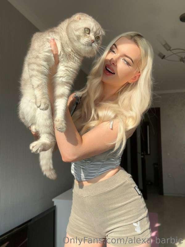 Had a hilarious and random conversation with my pet today. 🐾..