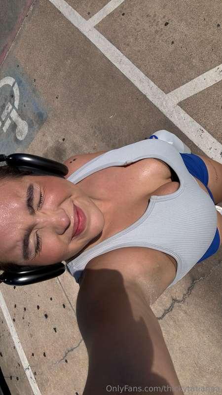 Let's work out together 😈