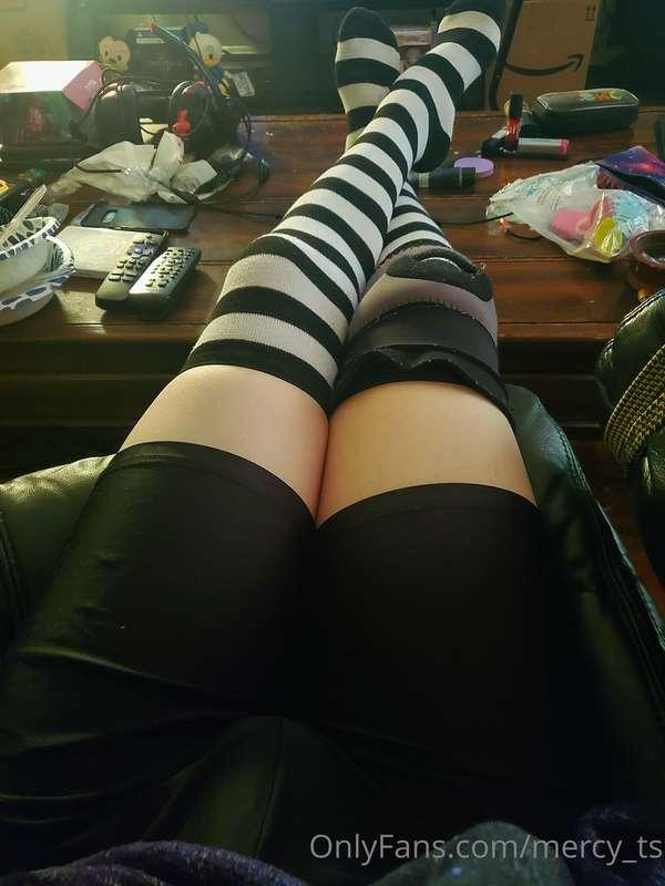 My thighs are so squishy tho! Don't you just wish you could ..