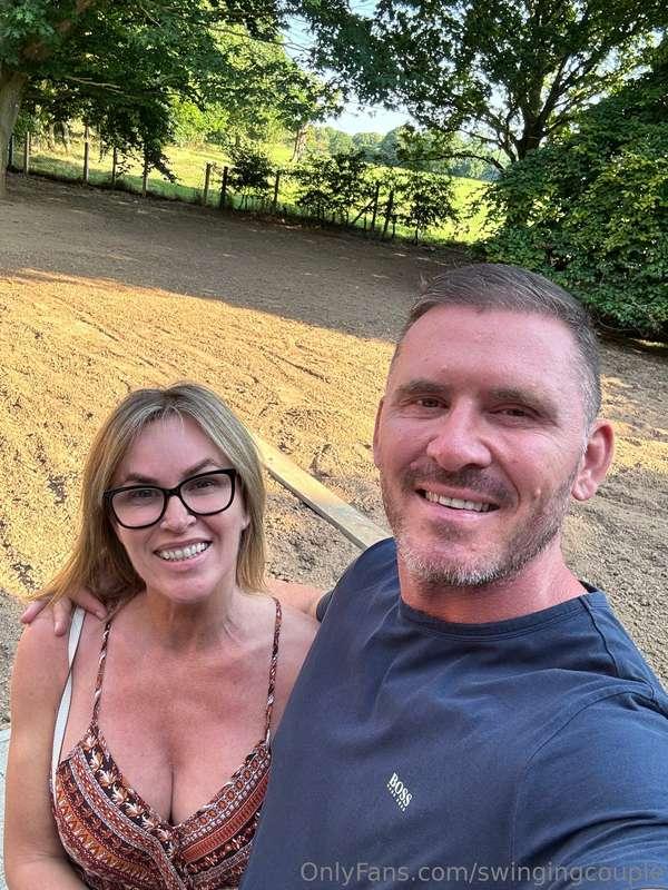 swingingcouple image #0