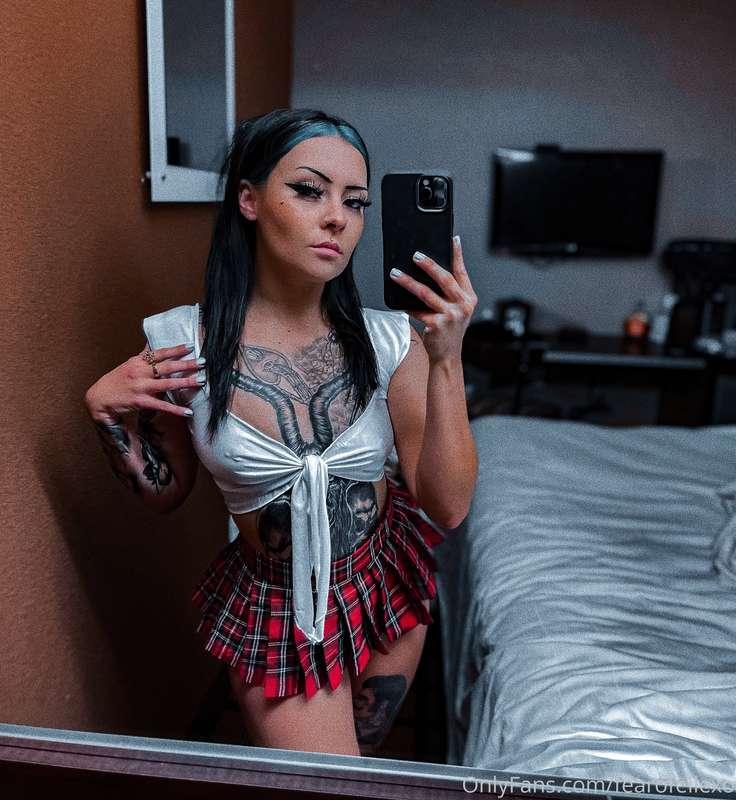 I need to be fucked in this outfit 🤤