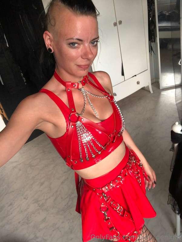 Und weil es noch nicht genug rot war, kommt hier noch mehr. ..