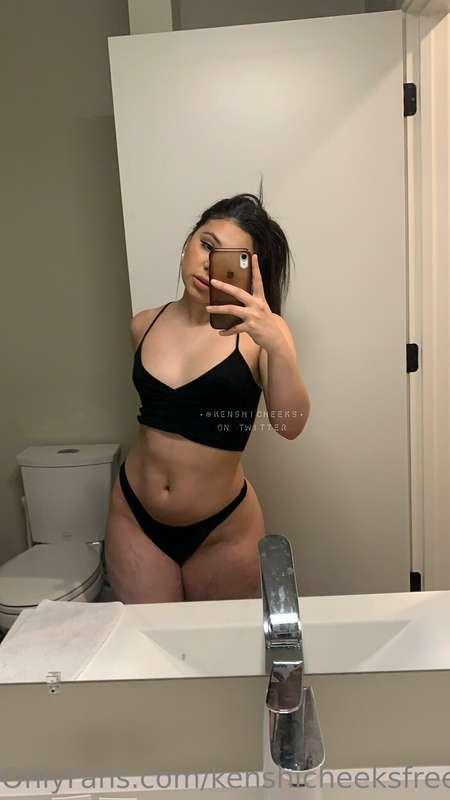 Your virtual girlfriend 🤤