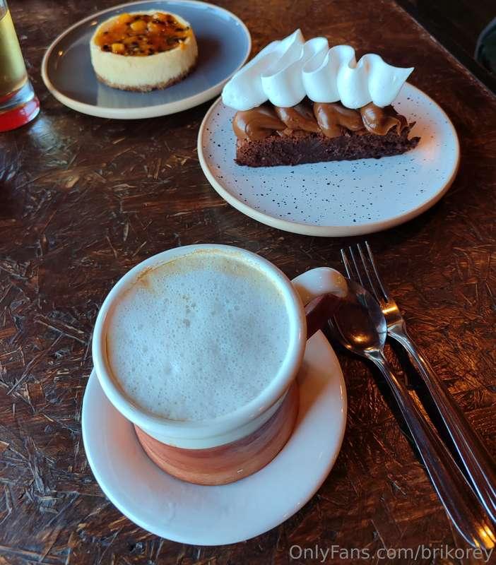 Delicious afternoon... 😍☕🍰With a wonderful view🌄🌳🌲