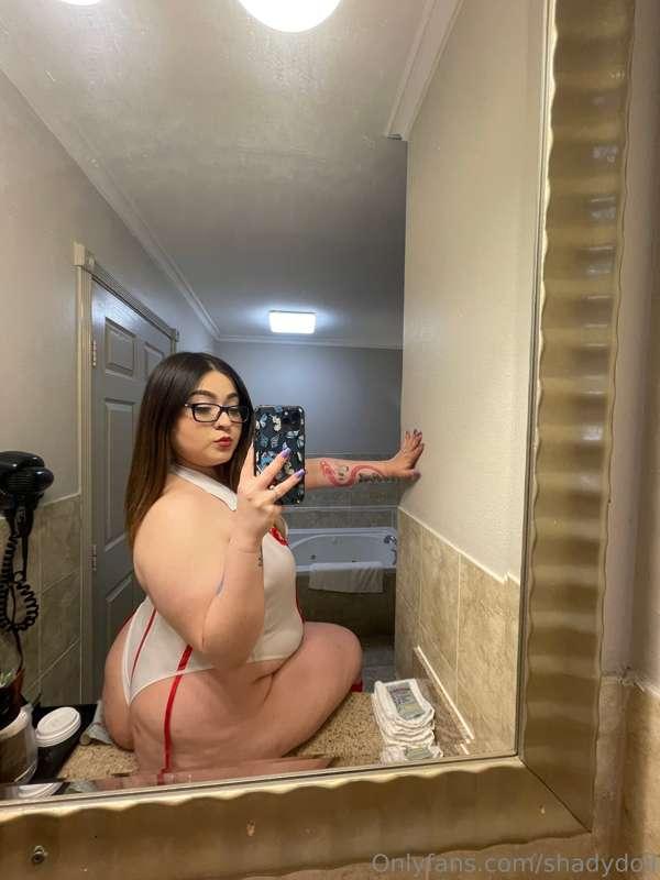 Don’t look at the caption silly, look at me 😜