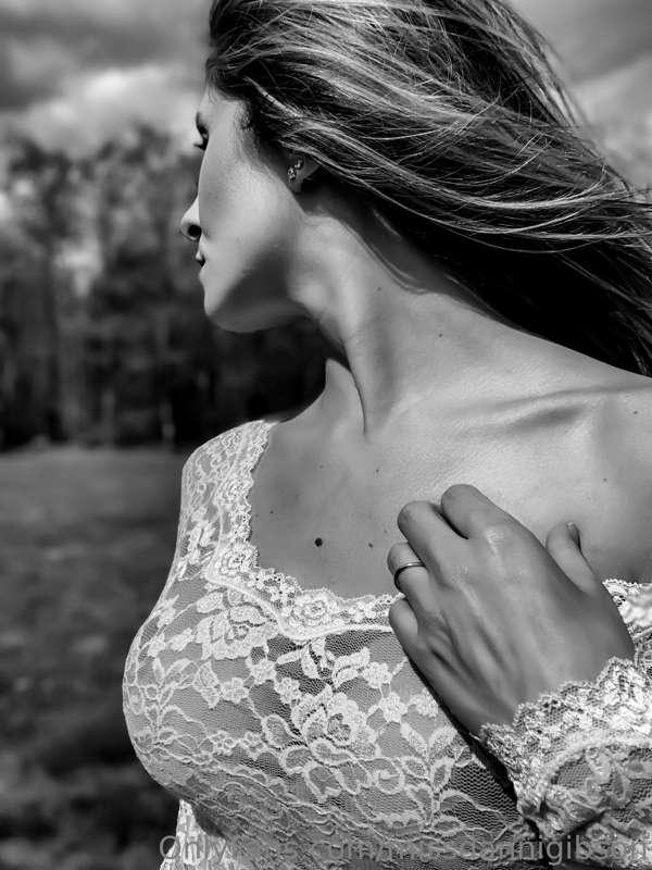 My neck is waiting for your mouth... 👄