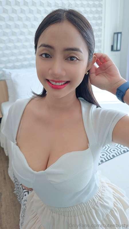 wanna guess what’s hiding under this smile? 🤭