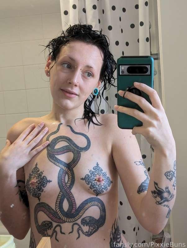 I wish you were here to join me in the shower ...

#alt #alternative #tits #smalltits #boobs #smallboobs #tattoos #piercedtits #hairy #armpits