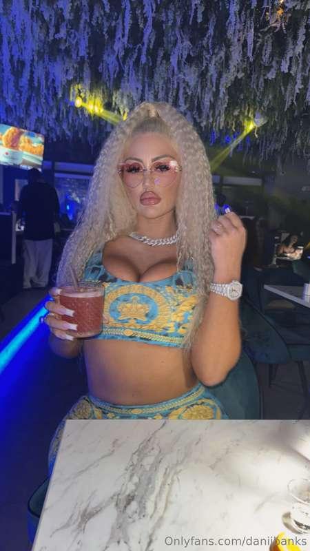 Whats your best pick up line 🥵