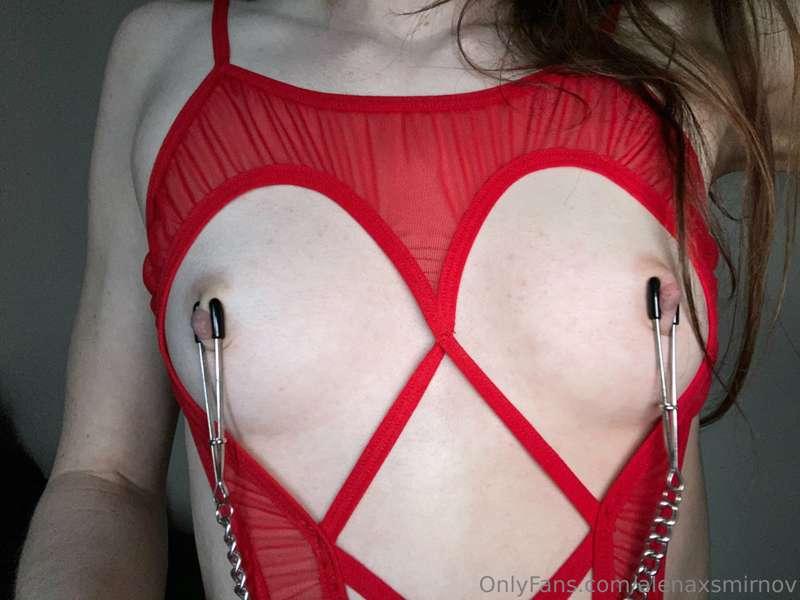 the way i would instantly squirt if someone tugged on these ..