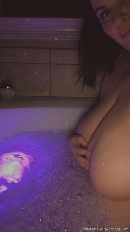 Bath time is fave time , well second to cumming😏