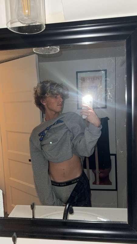 Drop 20 lets sext rn. Im hard as fuck