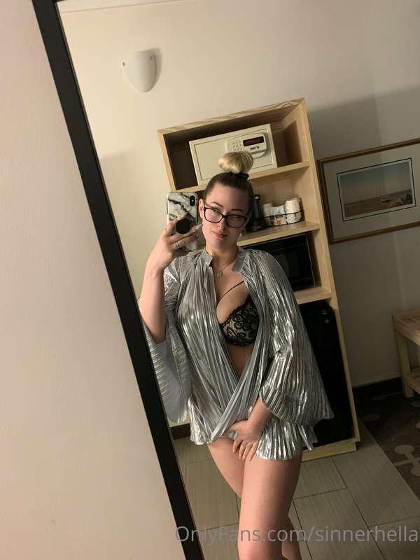 sinnerhella image #1