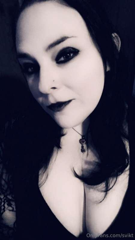 Want to put your dick between my tits? 😋😋😋