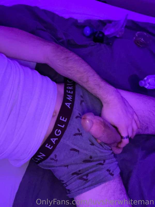message me if you wanna buy content;)
