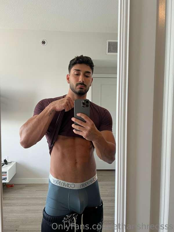 Abs are looking nicer, check your inboxes tonight 🥵