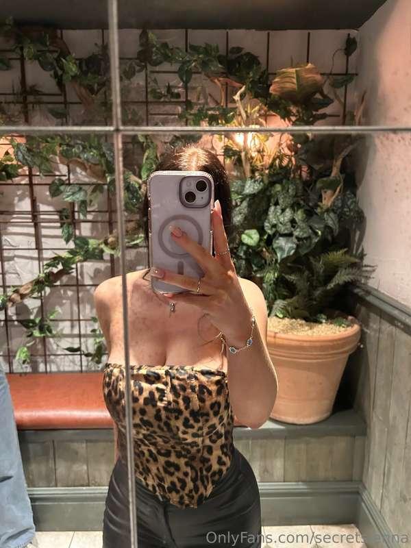 Cheesy mirror pick 😊