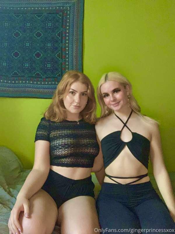 my first g/g vid with @digitalgirl20 coming to ur dms soon 😉