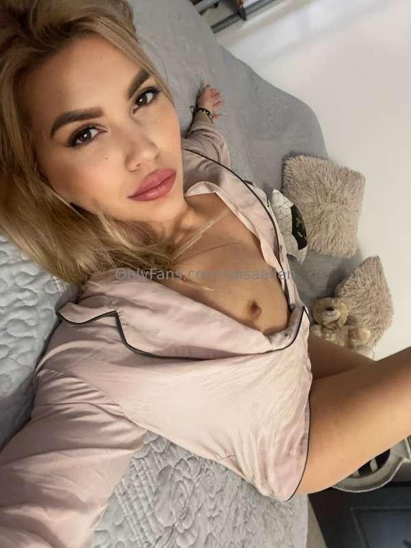 I’m online and ready to cum for you!!! 🥵