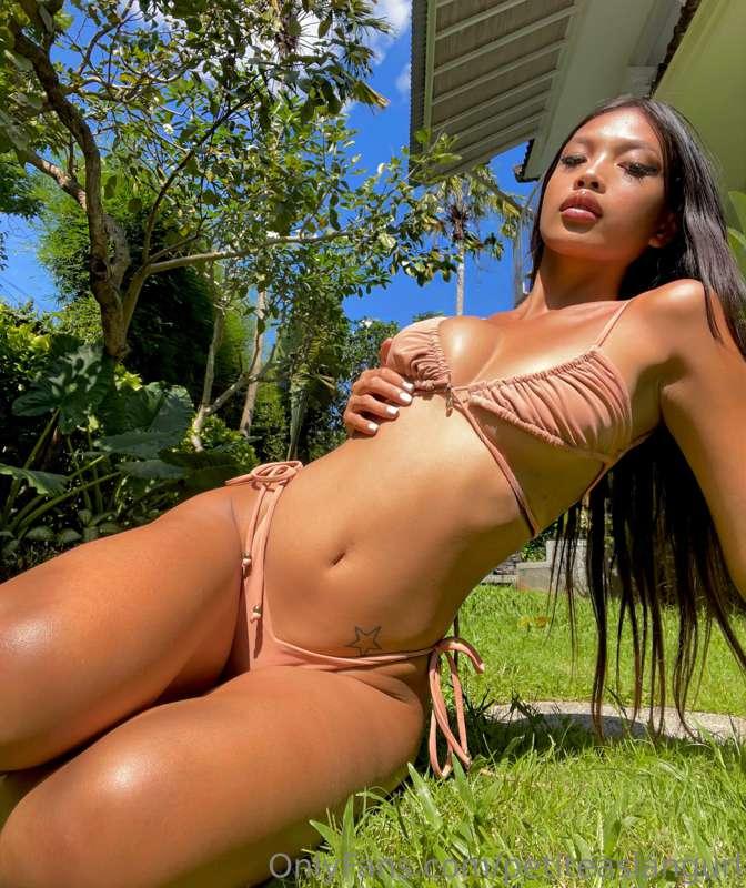Tanning♥️