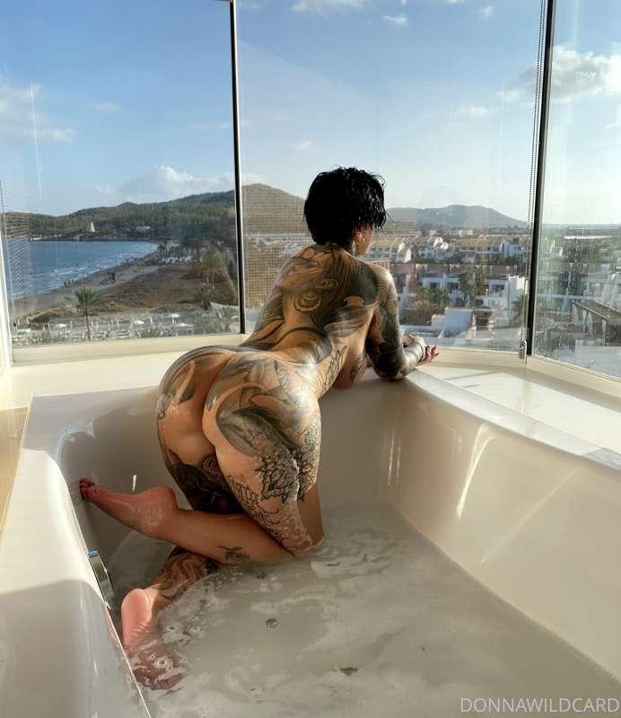 How’s the view from back 😘