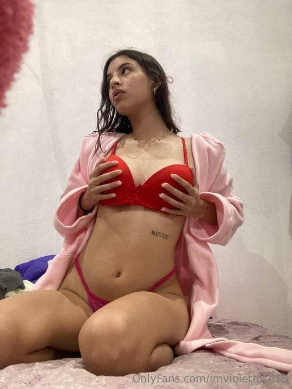 Having fun with my boobs... come join the playtime 😘😈