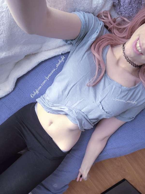 Cute tshirt + leggings pics