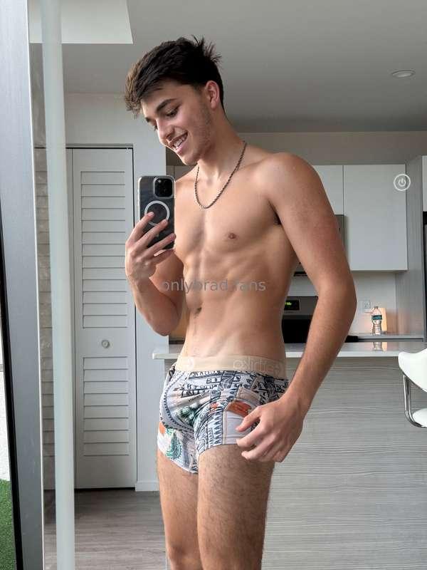 DM me if you want to see my crazy content 😏