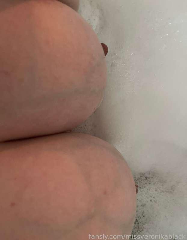 Looking huge &amp; full 🥛