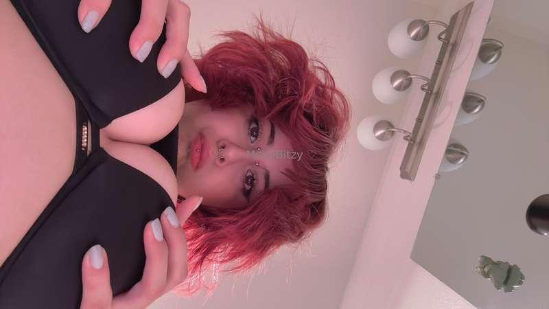 I showed u my boobs pls respond 