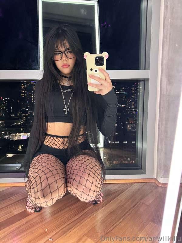 Can I squish ur face between these thighs? >:3