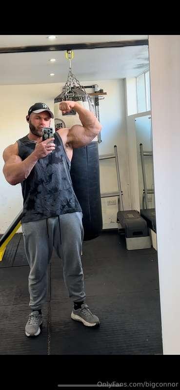 I love the veins running through the inside of my bicep! Ima..