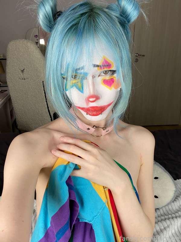 will you let me practice my clown tricks on you? maybe i’ll make you laugh or maybe i’ll make you moan ~ 🎪

#clown #alt #anime #smalltits #pinknipples #altgirl #freaky #clowngirl #clowns