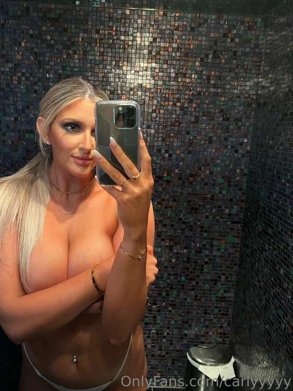 A little different look than usual👱🏼‍♀️

Sorry for not being..