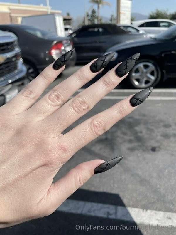 i’m gonna get these backscratchers tomorrow 🤤 anyone wanna h..