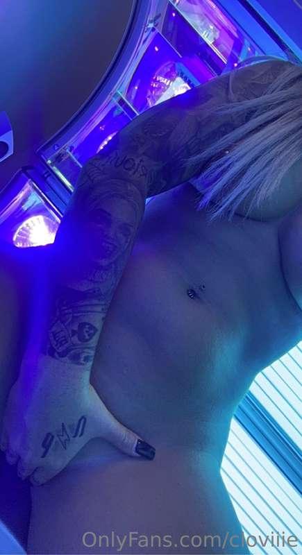 M3et me in the tanning bed 💦
Sending out super spicy video i..