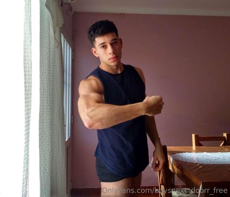 boysnext_doorr_free image #7