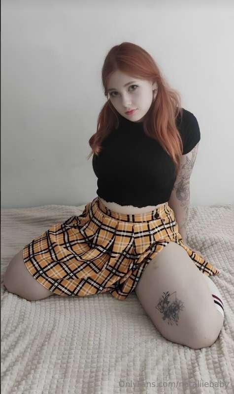💙 18 YEARS OLD 💙💘@foxyarty1 is a sweet angel with devilish c..
