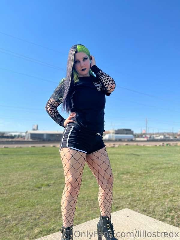 Might be 5’3 but my attitude is 6’2 💅🏻🥵💋