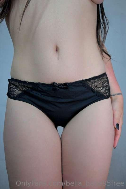 Day four of pantymas 🖤

We’re almost at the end of the black..