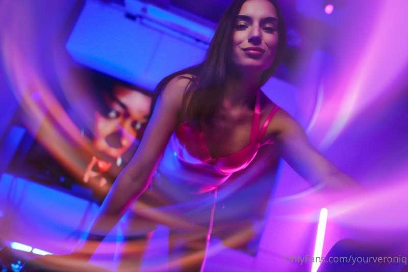 Playing with the lights and having a fun night 🥰
