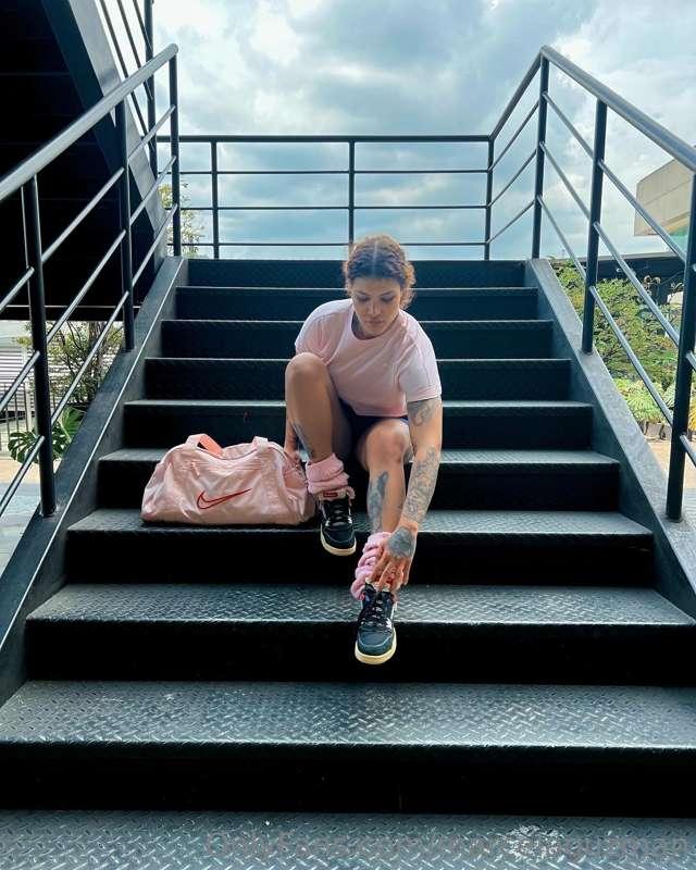 Do you like my training outfit? 🔥 @marcelaxo