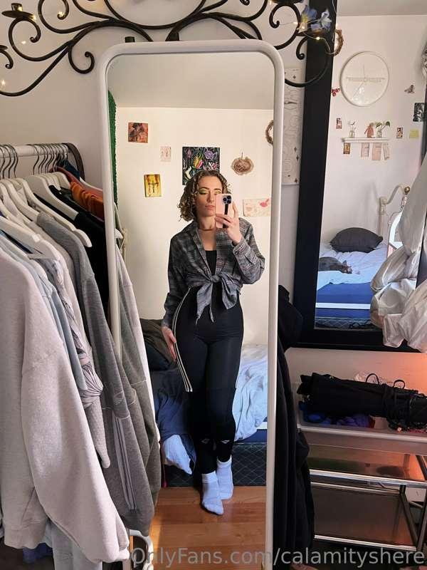 GOOD MORNINGGGG ☀️ this outfit is gonna become my spring uni..