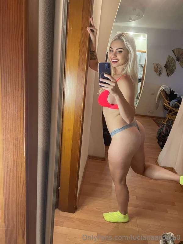 22, blonde, and petite, brings Ukrainian elegance to NYC. Ol..