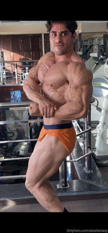And boom!! ( Stay tuned for some sexy flexing with a hot tig..