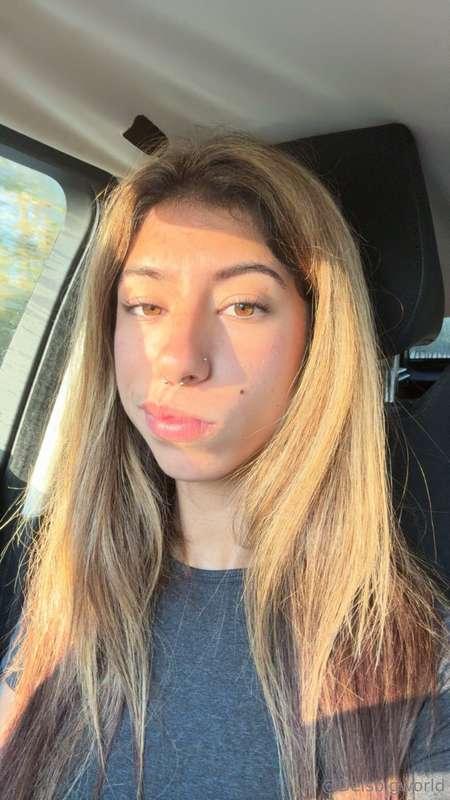 Do u like my eyes?🥰