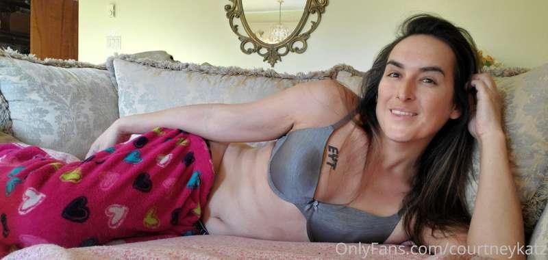 GOOD MORNING GUYS! Courtney here. Woke up and took a few pic..