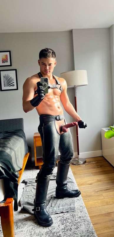 Hot Asian fetish guy🥵 Get to his Onlyfans absolutely for fre..