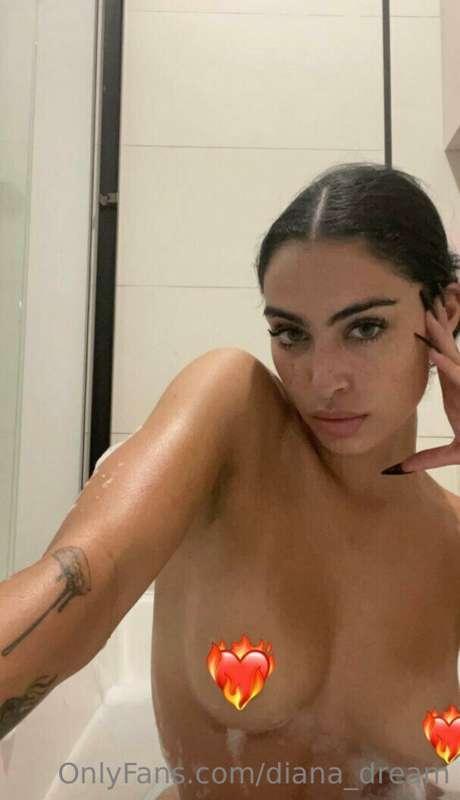 💖 @thecaligirl is ONLY 19💖she’s waiting to send you her FREE..